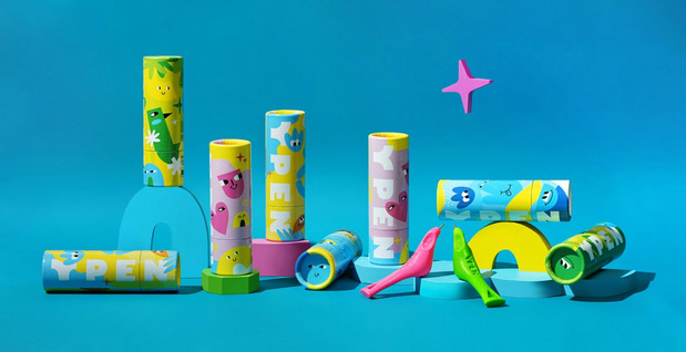 多彩色的搭配更显年轻时尚