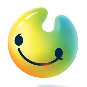 品牌吉祥物创作标准与设计思路 />值得欣喜的是重视吉祥物的品牌已经越来越多，它们迫切希望用吉祥物的亲切可爱来塑造品牌形象，笼络受众的品牌情感，那么，如何才能够创作出人见人爱的品牌吉祥物呢？
首先是务必明白什么样的吉祥物才能人见人爱。一般而言，人见人爱的吉祥物需要达到下面的四条标准：一是寓意正面深远，二是形象活泼可爱，三是造型新颖独特，四是色彩鲜明亮丽。当然对于品牌吉祥物而言，还需再加上一条那就是能够充分体现品牌的个性，与其他设计能够协调一致，形成一个有机的、统一的整体形象。这些标准是创作出人见人爱的品牌吉祥物的前提和基础。其次是遵循科学的设计思路：

一、理解品牌
毫无疑问，品牌吉祥物是品牌的图腾，是品牌的化身和象征，当然一定要充分展示品牌的内涵，体现品牌的个性。因此对品牌的理解就成为设计思路的第一步，否则就如同无的放矢。没射中靶的箭，再精美又有何用？这些也是很多技法超群、视效独特、形象震撼的吉祥物最终并不能给品牌加分，甚至还破坏品牌的形象。因为品牌吉祥物不是单纯的艺术，更不是视觉消遣，它是商业的产物，满足商业目的是它的使命。所以请设计师们切记：理解品牌内涵，吃透品牌个性，融会品牌精髓。

二、选定原形
吉祥物原形的选择需要遵守两大原则：一是符合品牌的个性，否则一切都免谈；二是人们家喻户晓、喜闻乐见、亲善可爱的形象。例如北京奥运会吉祥物的原形选择的时候，龙被国人极力推崇，也是符合奥运精神的，但是外国人对龙的形象就不佳，在西方人的眼里显得不够亲善，因此值得忍痛割爱。而选择的5个原形都是全球人普遍认同的好形象：鱼、大熊猫、藏羚羊、燕子以及奥林匹克圣火。对于品牌吉祥物而言，倘若能够利用品牌Logo作为原形，那是最好不过的选择。

三、创意作业
创意作业当然是最费脑细胞的活动，也是最难的工作，当然也最能体现设计师的水平。一般而言，可以在选定原形的基础上努力思考如何让这个原形有别于那其他，包括名称、形体、动作、表情、服饰和道具等方面。倘若能够深入到用概念精神去寻求创意的话，恐怕就会诞生别具一格的杰作。这也正是“理解品牌内涵，吃透品牌个性，融会品牌精髓”另一层的含意。不妨用“5W（Who，What，Why，When，Where）”去碰撞“1H（How）”，一旦打开了思考之门，创意就会像火山爆发那样喷薄而出，像长江之水一般滚滚而来！记住：只要肯思考，总会有收获。

四、色彩处理
作为品牌吉祥物的色彩处理一定要考虑与品牌专用色彩相协调，最好把它作为主色调，或者作为点睛之色。一般而言，色彩搭配越简洁越好，能用两套色的就绝不用三套。当三套以上色彩进行搭配时，一定要处理好主次关系，明确孰轻孰重。大面积，小面积和装饰点缀之间的关系是吉祥物色彩设计的要点。从理论上讲，任何色彩都能进行搭配，关键是比例的分配，以及对白色的纯熟运用能力。总之，力求色彩鲜明亮丽，能够让人过目难忘。
当然品牌吉祥物的设计是一个非常复杂的过程，需要不断修改和完善，并通过目标受众的测试，才能成为真正的吉祥之物，为品牌建设立下汗马功劳。

			<div class=