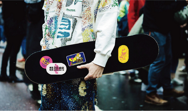 潮玩派对—品牌设计