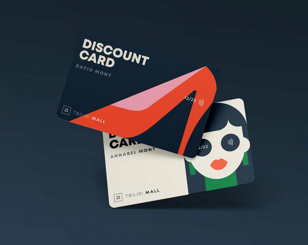 多彩色的搭配更显年轻时尚